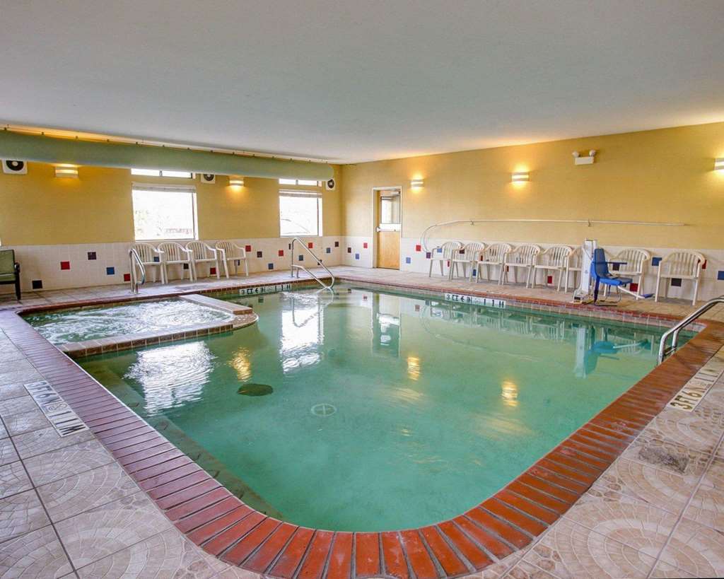 Comfort Suites Brenham - photo 18