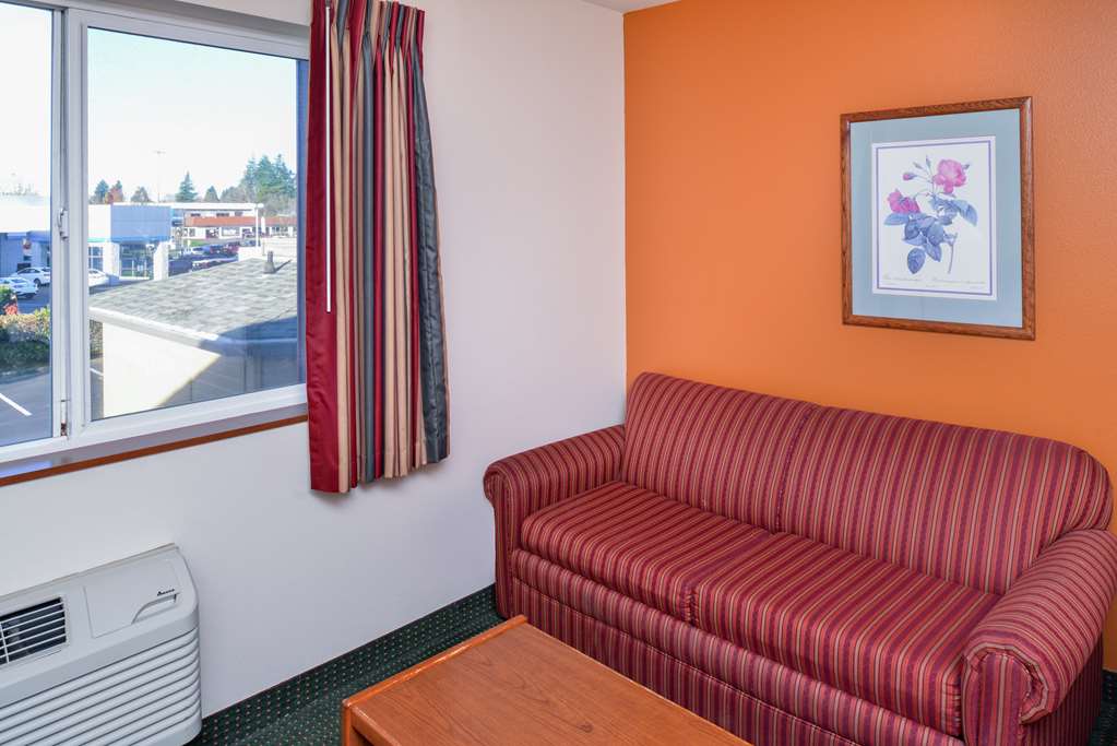 Travelodge Suites by Wyndham Newberg - photo 32