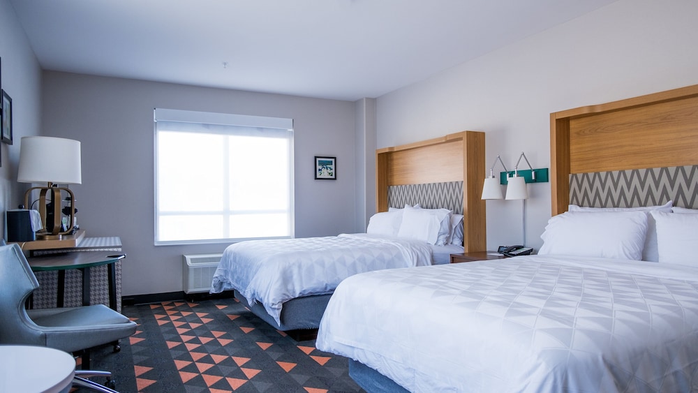 Holiday Inn and Suites Philadelphia W Drexel Hill - photo 21