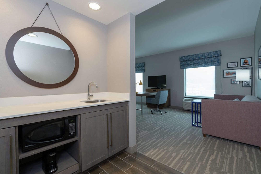 Hampton Inn & Suites Glenarden Washington DC - photo 17
