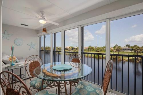 Gorgeous Spanish Cay Residence Steps to Beach — 4-Star Luxury Hotel in Sanibel, United States