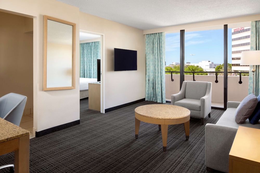 Embassy Suites by Hilton Tampa Airport Westshore - photo 25
