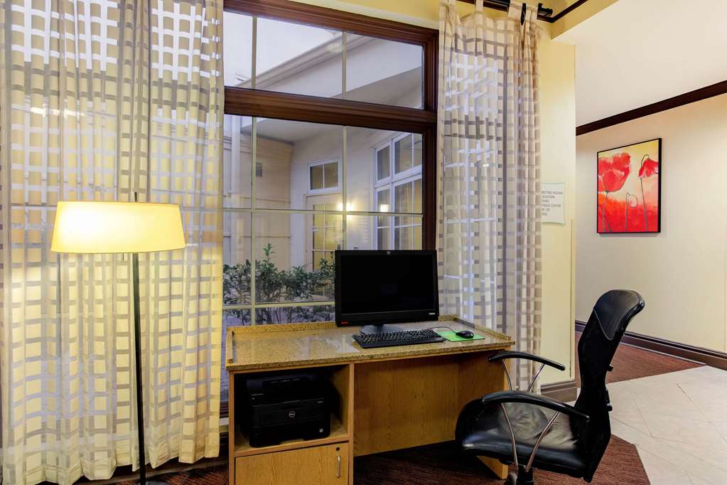 La Quinta Inn & Suites by Wyndham Raleigh Durham Southpoint - photo 45