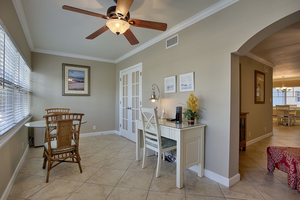 Barefoot Beach Resort - photo 31