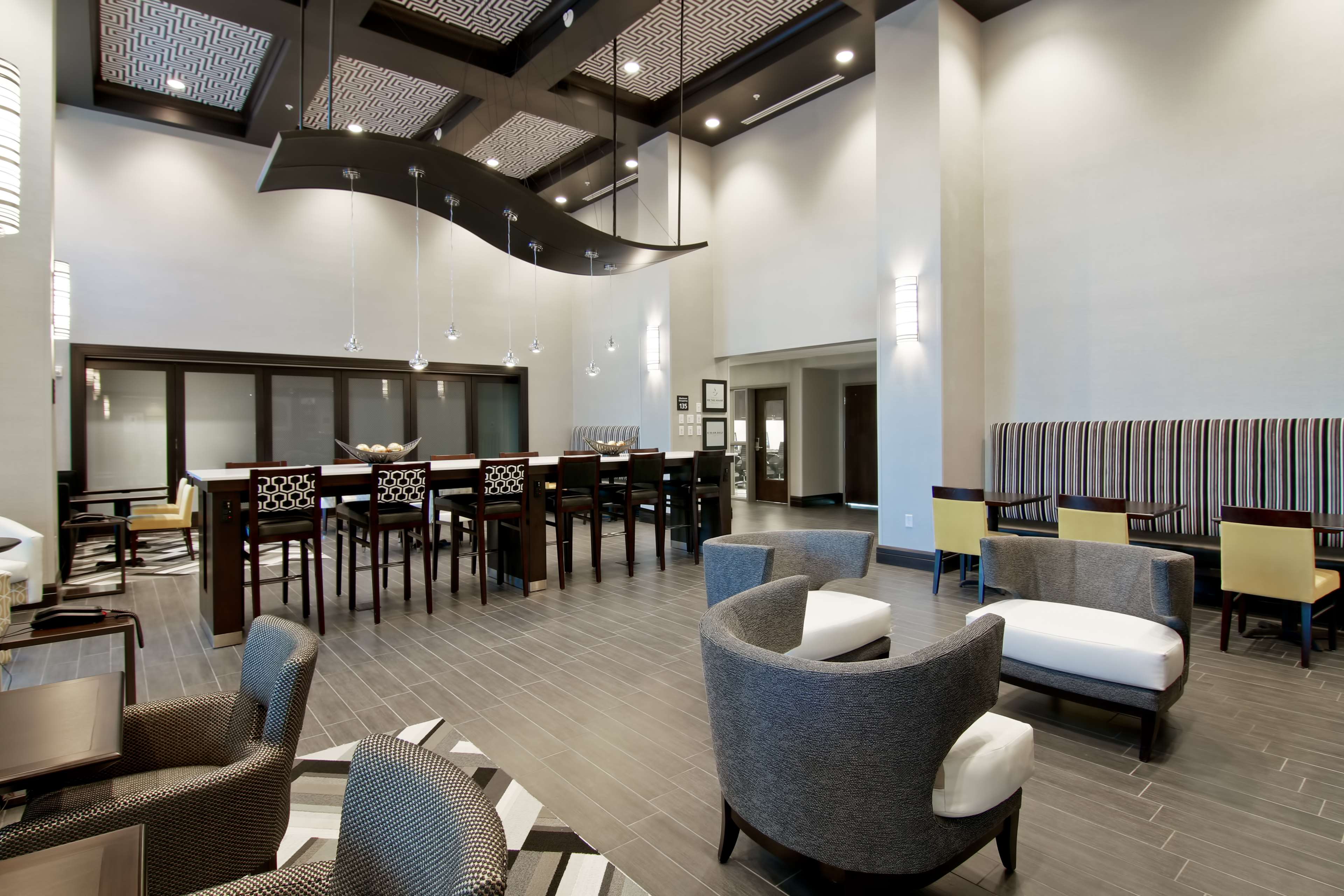 Hampton Inn & Suites Bellevue Downtown Seattle - photo 8