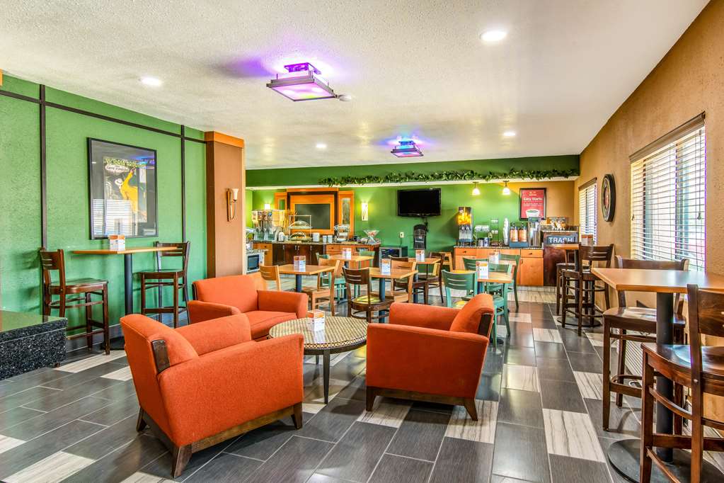 Econo Lodge Topeka at Wanamaker - photo 24