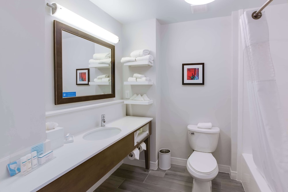 Hampton Inn White House - photo 40