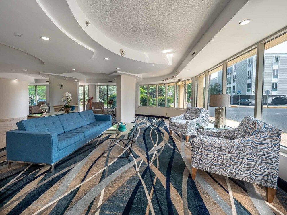 The Breakers Hotel & Suites - photo 3
