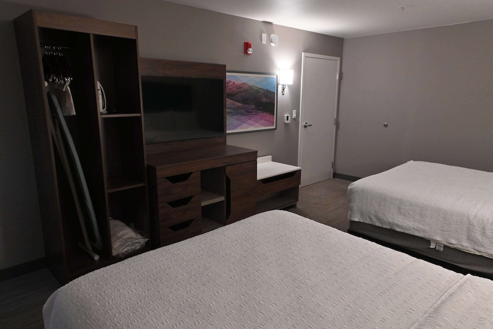 Hampton Inn Milpitas - photo 14