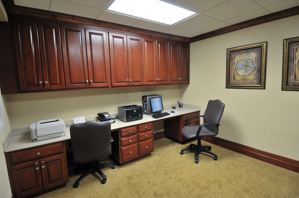 Hampton Inn Madison Huntsville Airport - photo 37