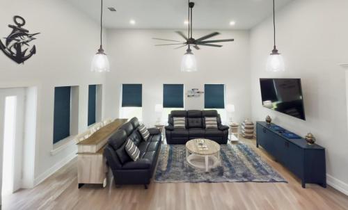 Fish Stories 5 Bed 3 Bath With Pool and Playscape — hotel in Port O'connor