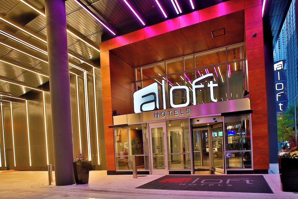 Aloft Chicago Mag Mile - featured photo