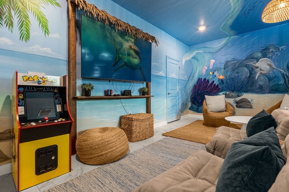 Upstay Lakeview Mansion w Pool Spa and Cinema - photo 34