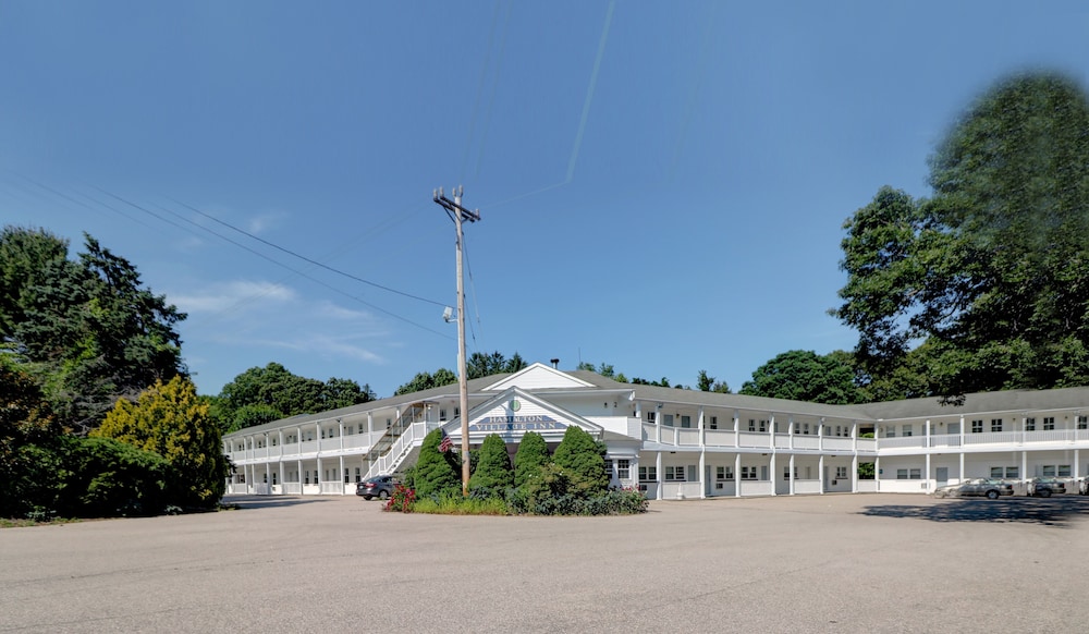 Hamilton Village Inn — hotel in North Kingstown