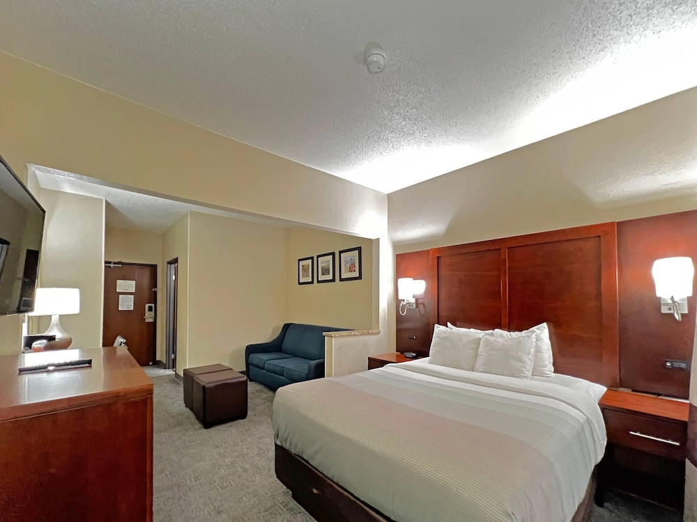 Quality Inn & Suites Green Bay Ashwaubenon - photo 3