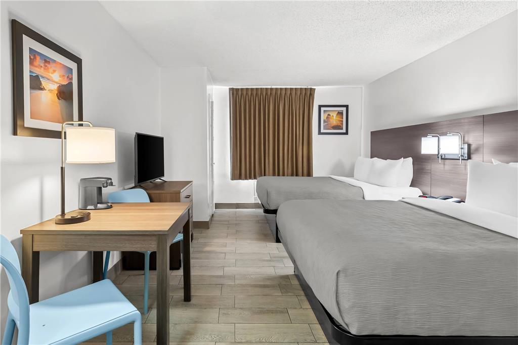 Quality Inn & Suites at Tropicana Field - photo 49