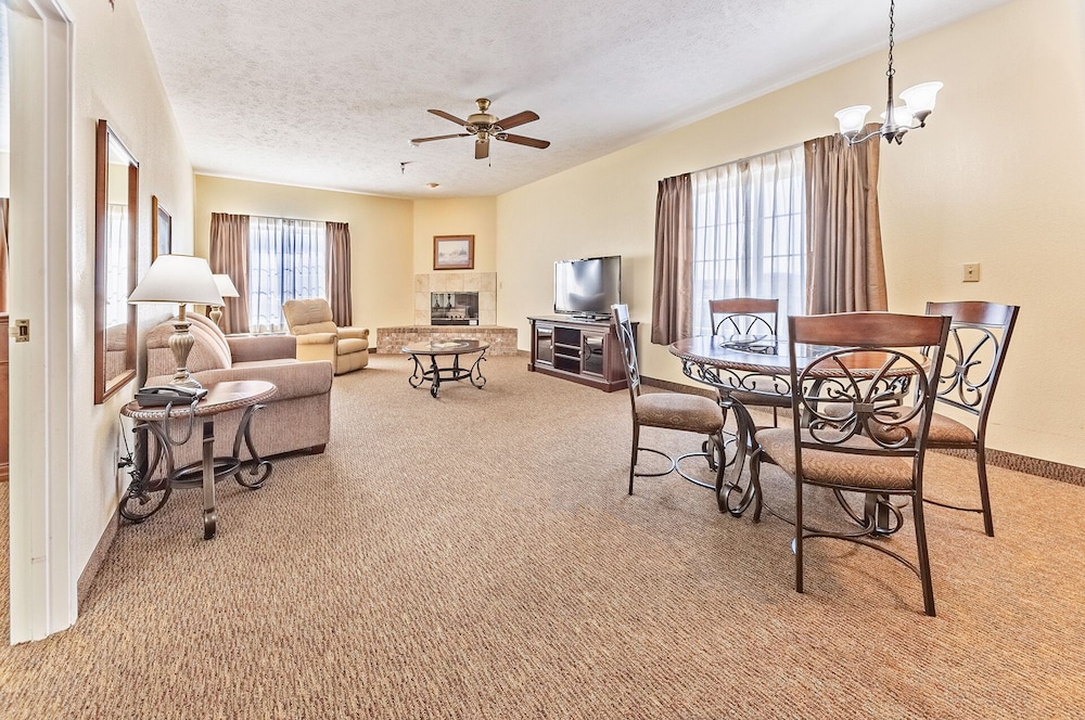 Branson Towers Hotel - photo 8