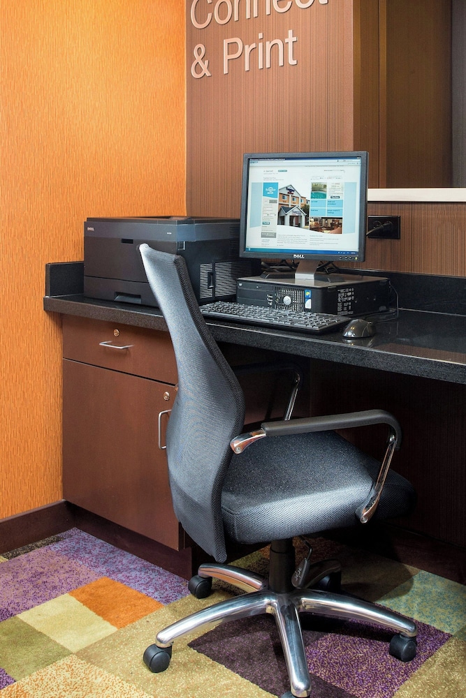 Fairfield Inn & Suites Peru - photo 16