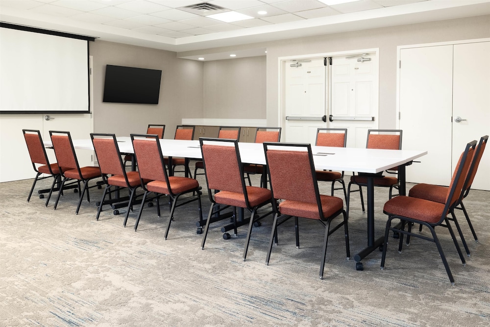 Hilton Garden Inn Ontario Rancho Cucamonga - photo 50