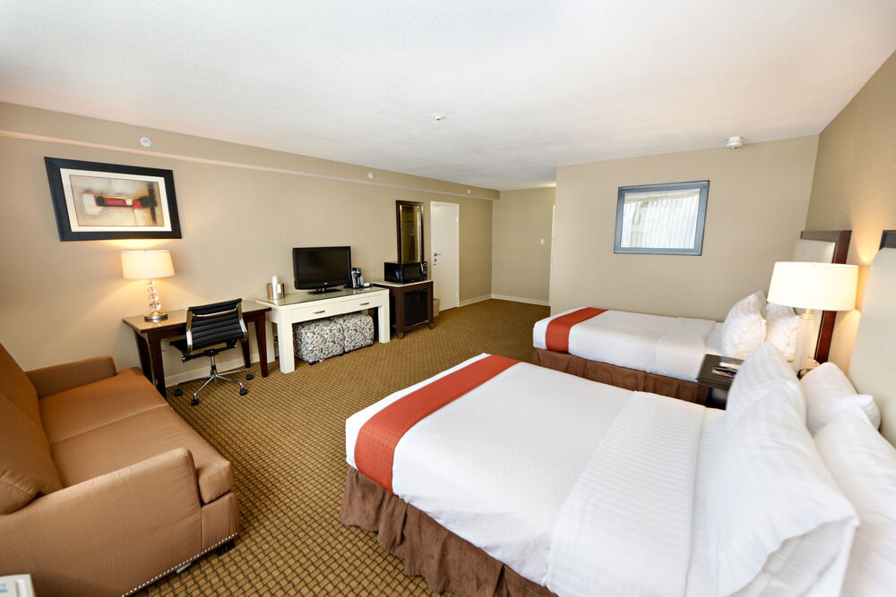 Holiday Inn Hotel & Suites Boston Peabody by IHG - photo 7