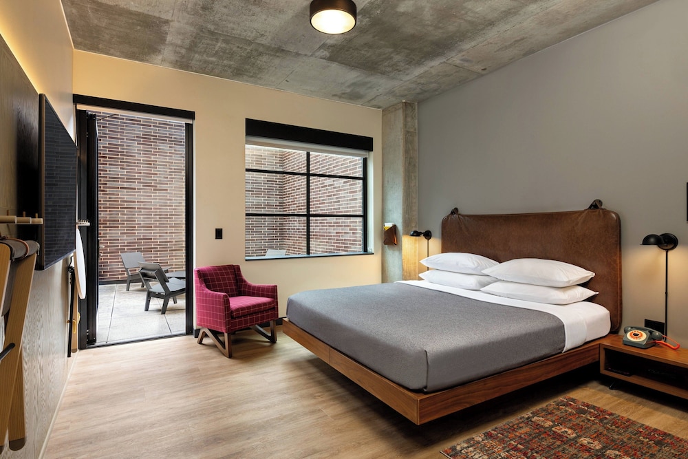 Moxy Minneapolis Downtown - photo 13