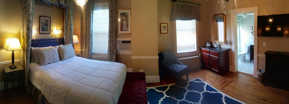 Bellevue Manor - photo 13