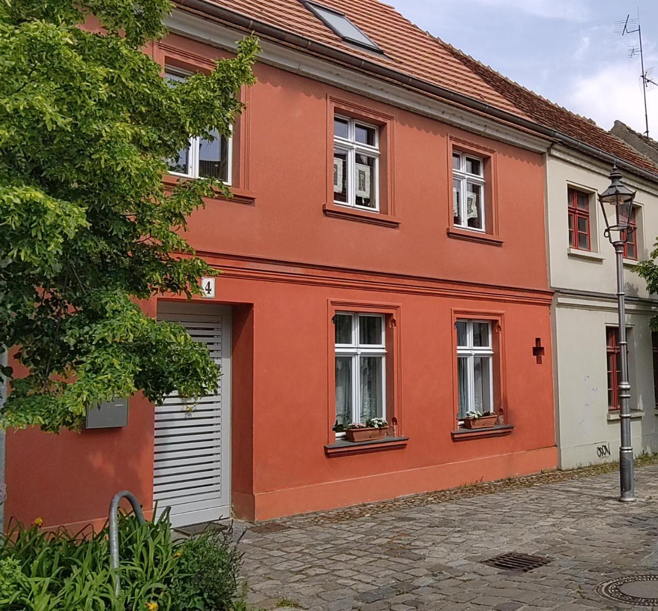 Omas Linde — 4-Star Luxury Hotel in Brandenburg An Der Havel, Germany