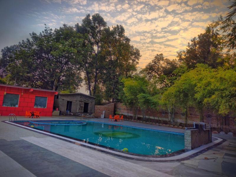 Bandhavgarh Tiger Resort — Manpur