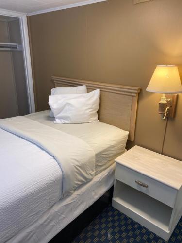 The Admiral Hotel Motel - photo 99