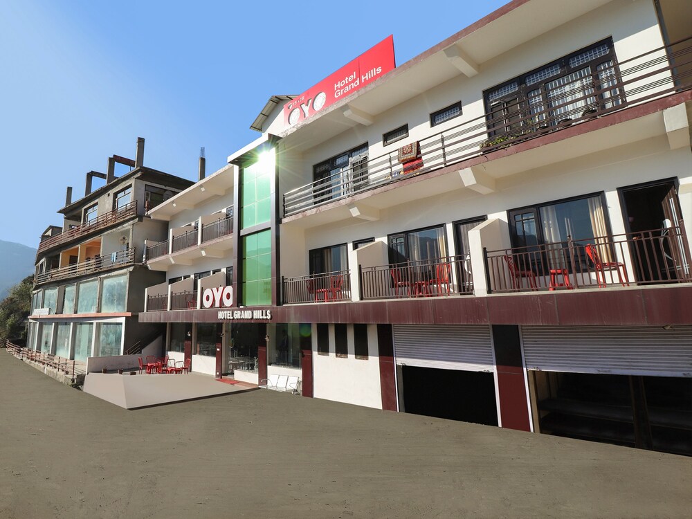 OYO 15428 Hotel Grand Hills in Dalhousie, India