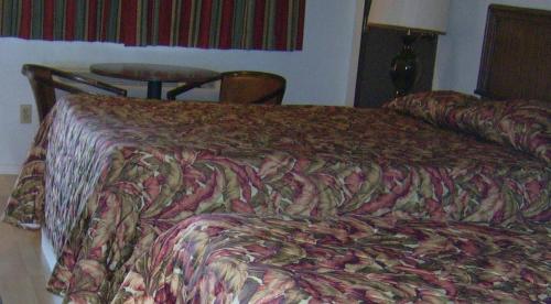 Interstate Inn - photo 16