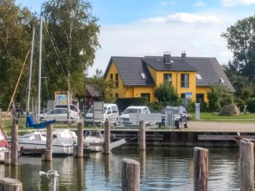 Ferienhaus Bodden — hotel in Saal