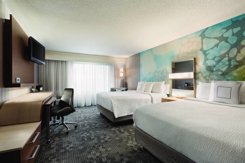 Courtyard by Marriott Topeka - photo 5