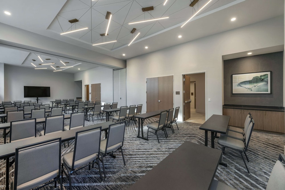 Embassy Suites By Hilton Asheville Downtown - photo 76