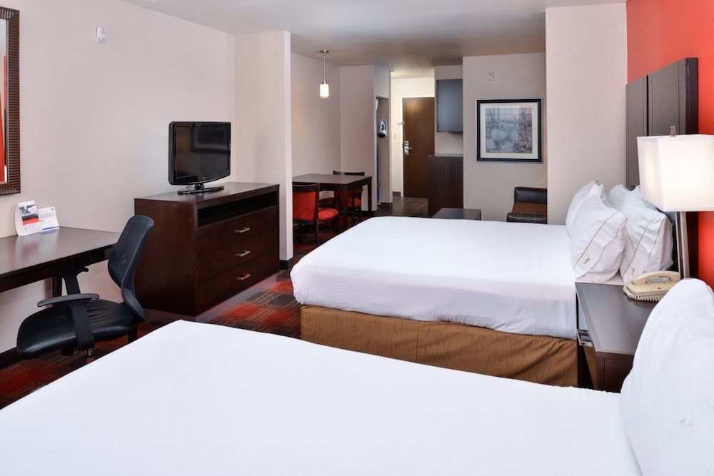 Holiday Inn Express Hotel & Suites Kingman by IHG - photo 6
