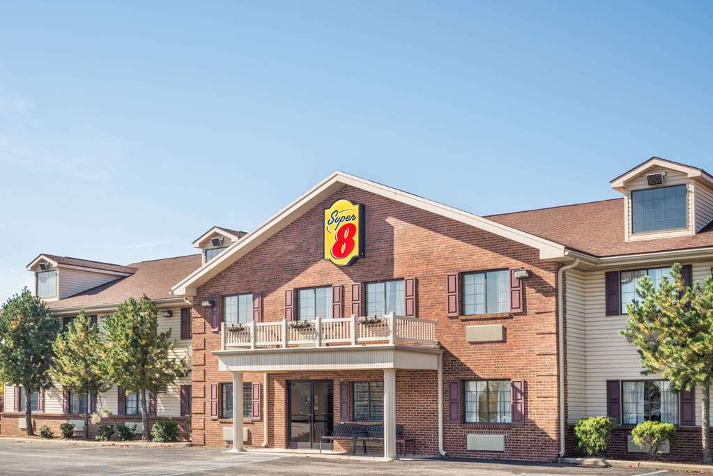 Super 8 by Wyndham Madison IN - featured photo