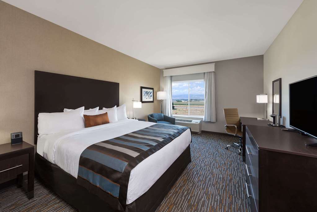 Wingate by Wyndham Loveland - photo 11