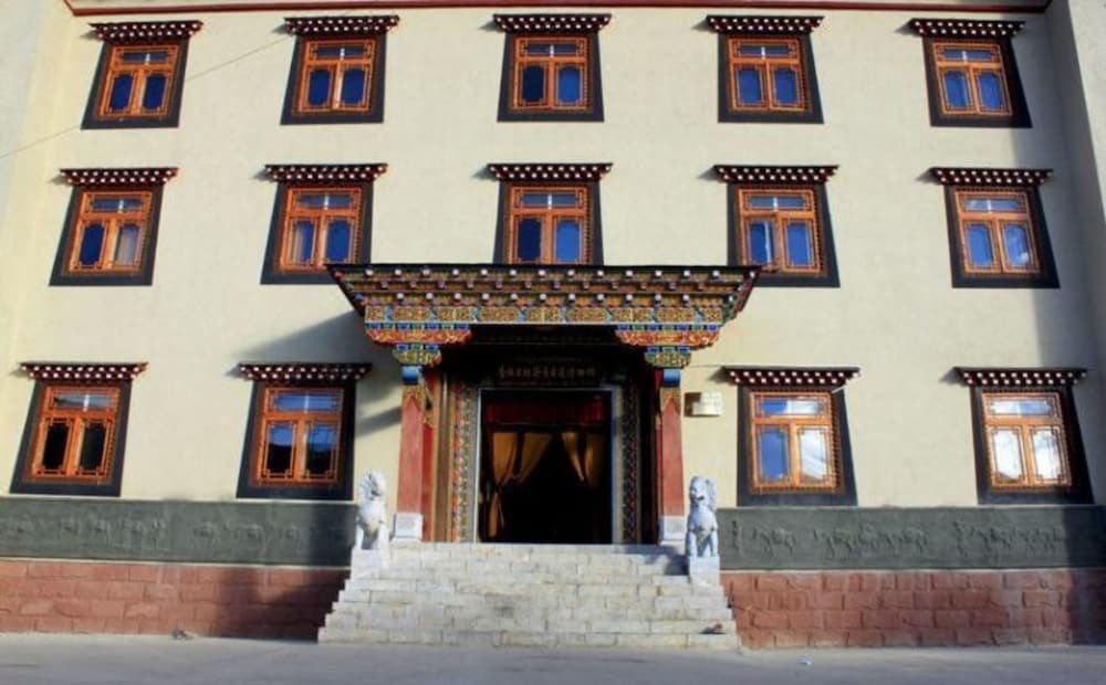 Rongju Hotel Shangri La in Shengping, People's Republic of China