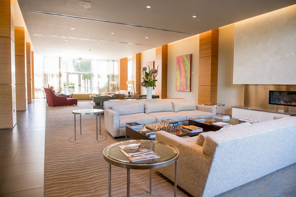 I Hotel And Illinois Conference Center - photo 5