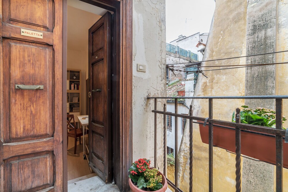 Coronari 45 apartment — 4-Star Luxury Hotel in Rome, Italy