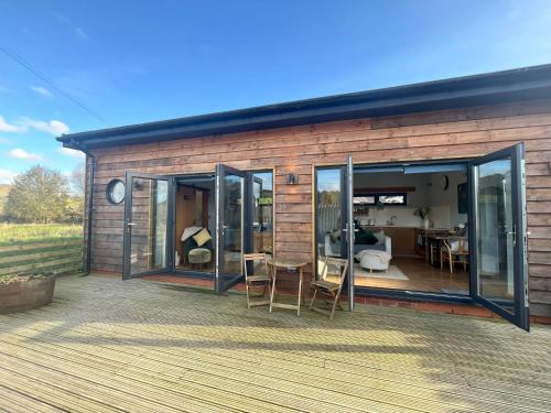 The Tin Shed - last minute hotel in Rhayader