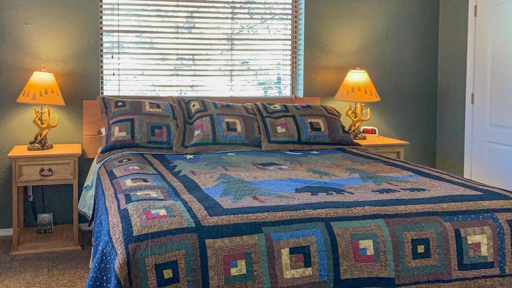 Upper Canyon Inn & Cabins - photo 30