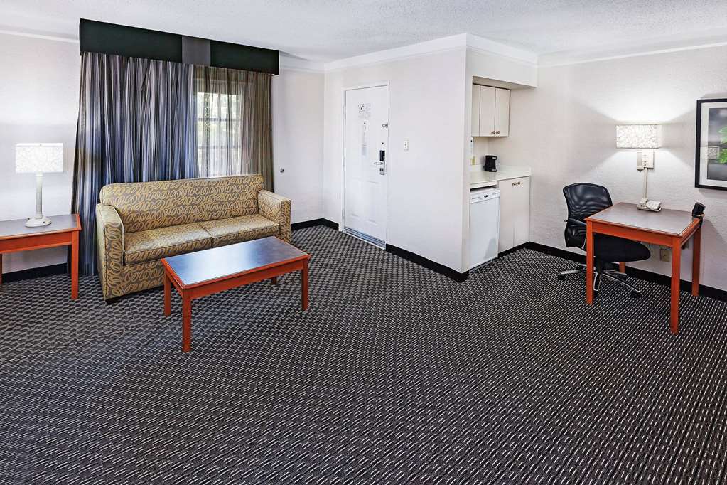 La Quinta Inn by Wyndham Dallas Uptown - photo 68
