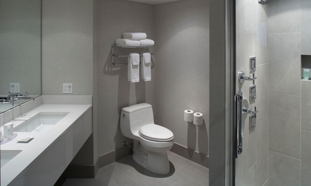 Inn On Woodlake - photo 18
