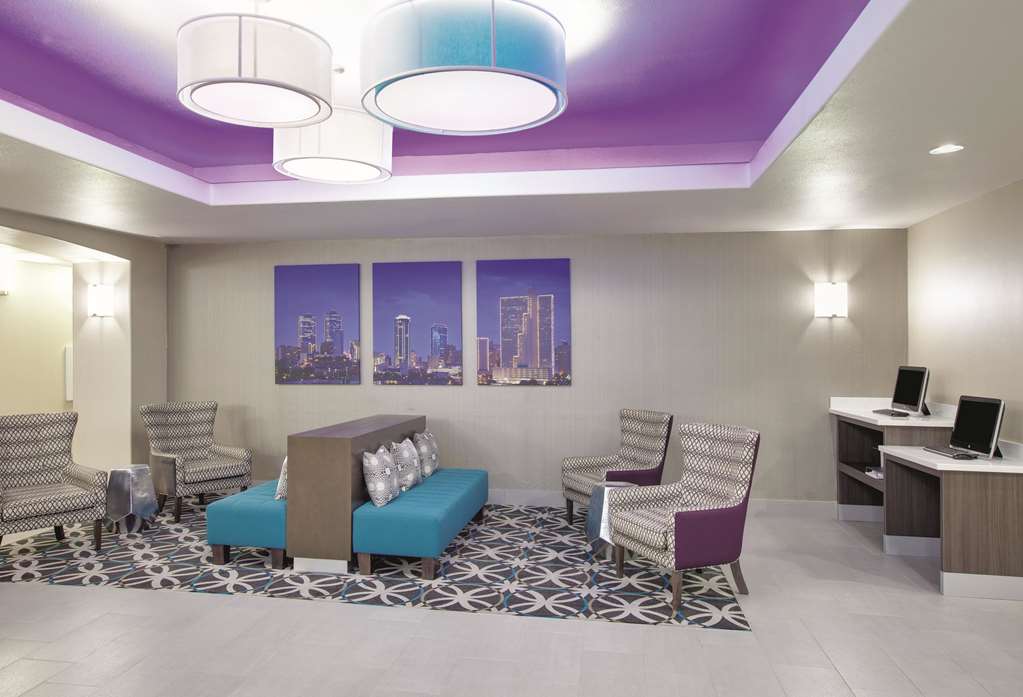La Quinta Inn & Suites by Wyndham Corsicana - photo 3