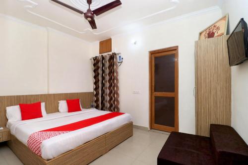 OYO 24015 Kawal Residency