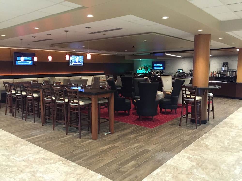 Holiday Inn Des Moines Airport Conf Center by IHG - photo 46