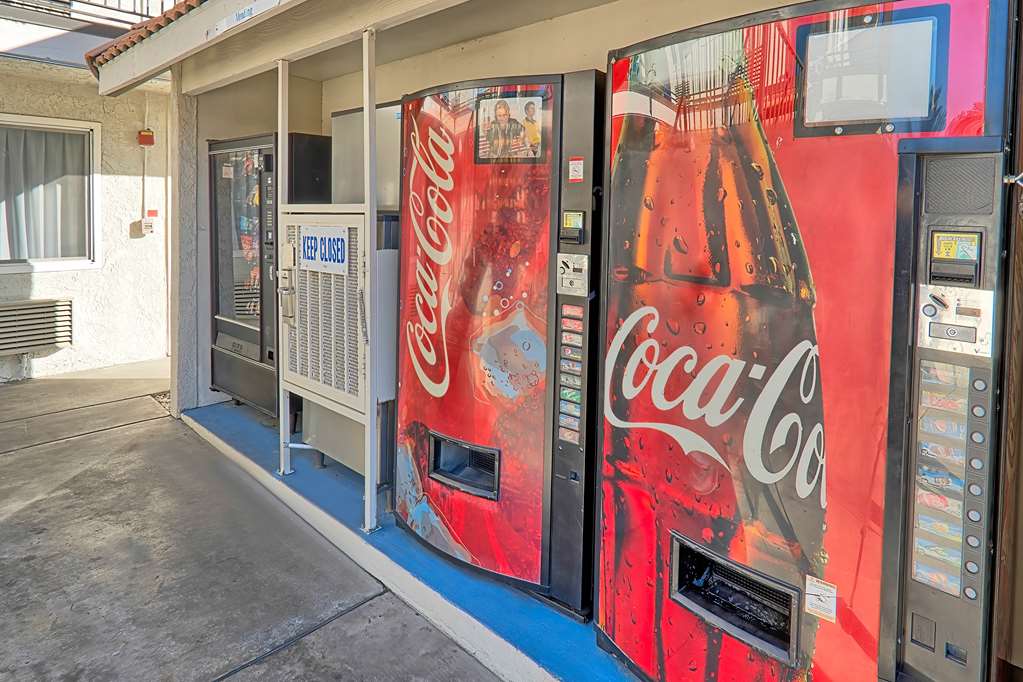 Motel 6 Lancaster CA - photo 24