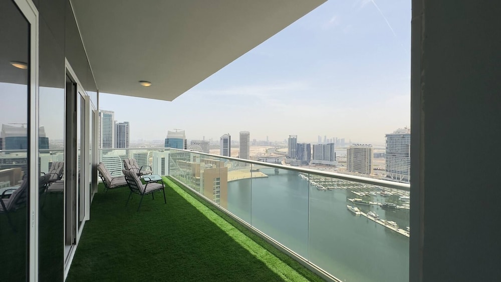 Mh 2 Bhk With Burj Khalifa View Ref2604 — 4-Star Luxury Hotel in Dubai, United Arab Emirates