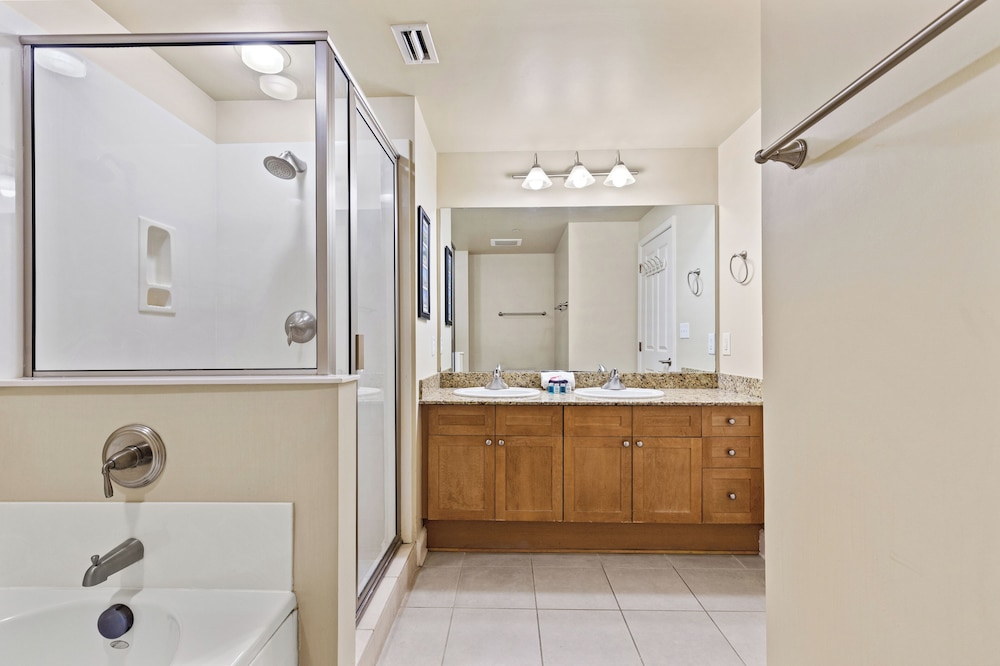 Beautiful 5th Floor Aqua Resort Unit With Direct Ocean Views Sleeps 8 - photo 18